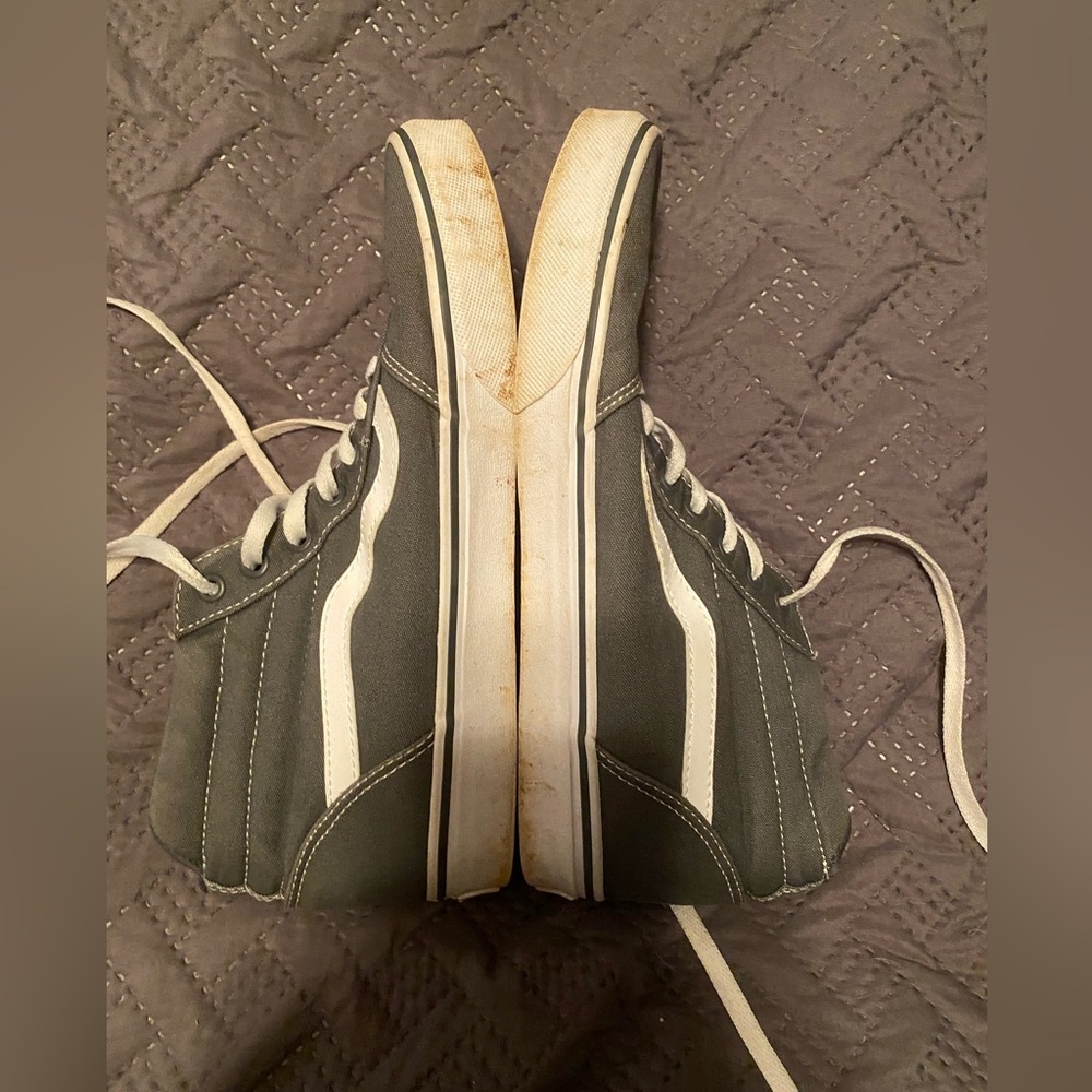 Vans - Picture 2 of 5